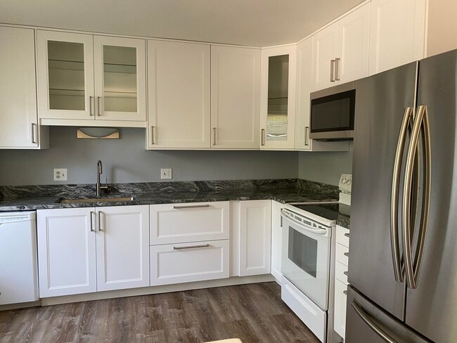 Building Photo - 3112 Bolgos Cir