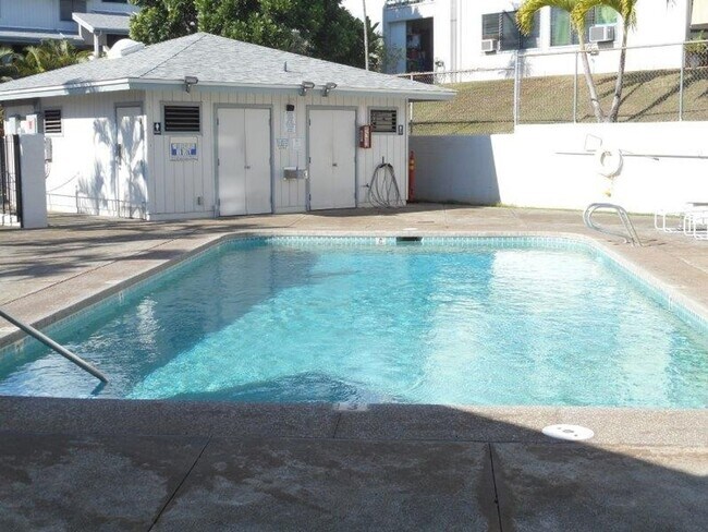 Building Photo - Pearl Horizon Split-Level Townhouse 2 bedrooms, 1.5 bath with 2 parking stalls