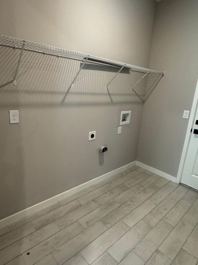 Building Photo - Brand New Single Family House