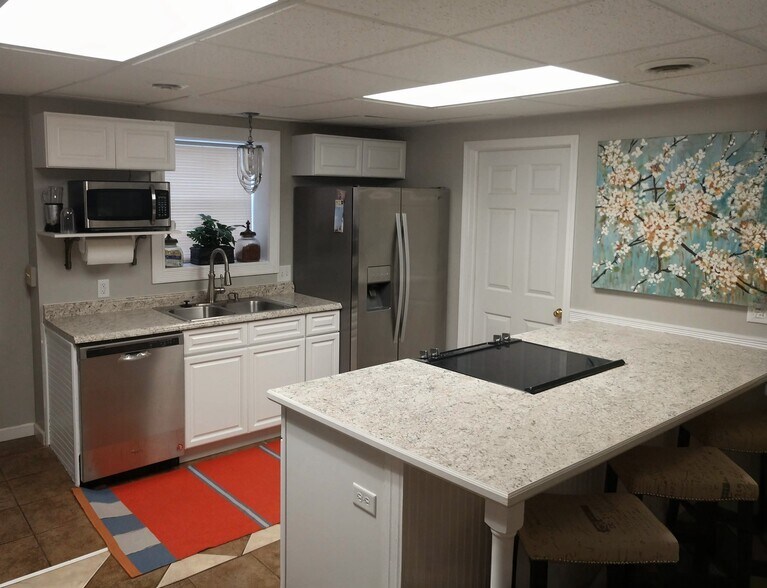 Building Photo - 125 Broad St