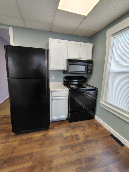 Building Photo - 20 Averill St