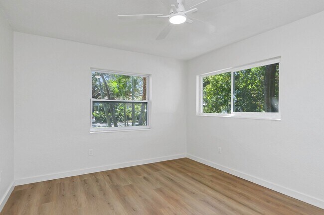 Building Photo - 2710 Boca Ciega Dr N