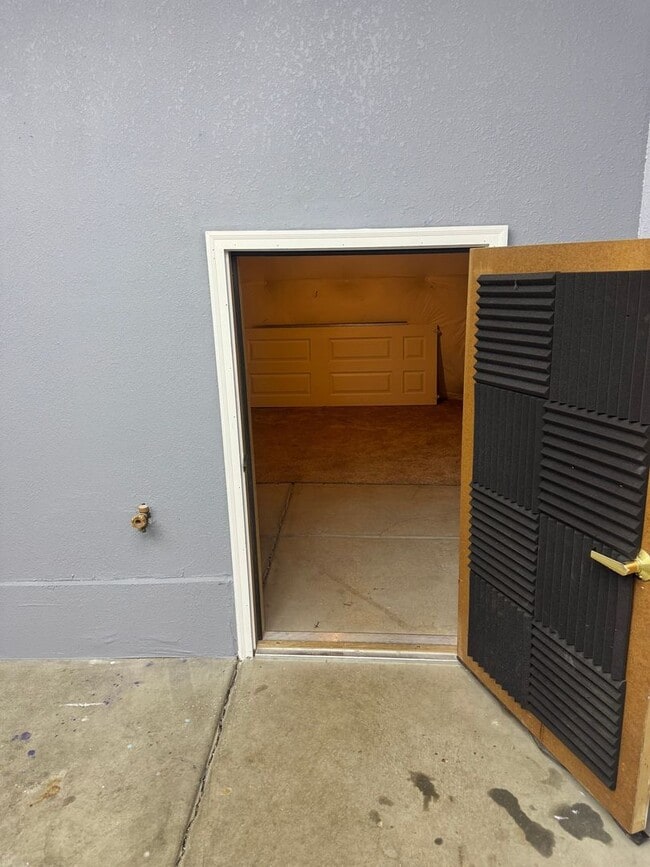 Building Photo - Charming 2BR Townhome in Brighton