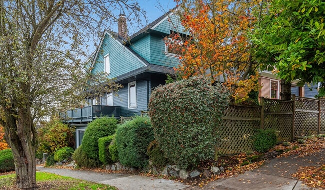 Building Photo - 173 Aloha St