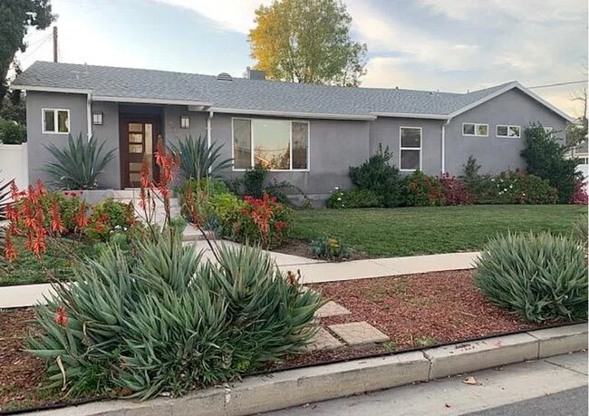 Building Photo - 5763 Bianca Ave