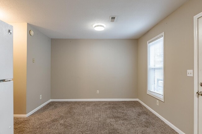 Building Photo - 313 Berkley Ct