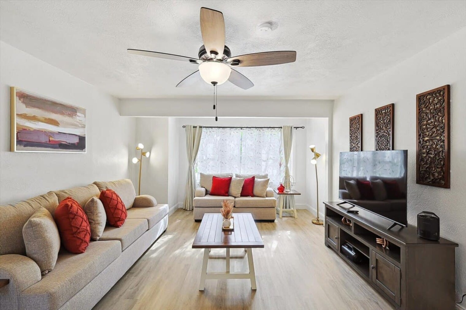 Building Photo - 711 Red Oak Ln