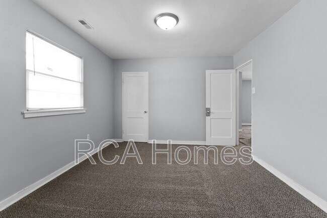 Building Photo - 6262 E 24th St