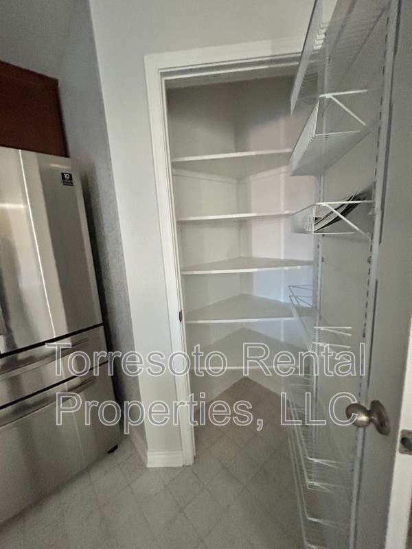 Building Photo - 5910 Sandy Lake St