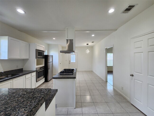 Building Photo - 1105 Erin St