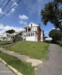 Building Photo - 26 Kinloch Ave