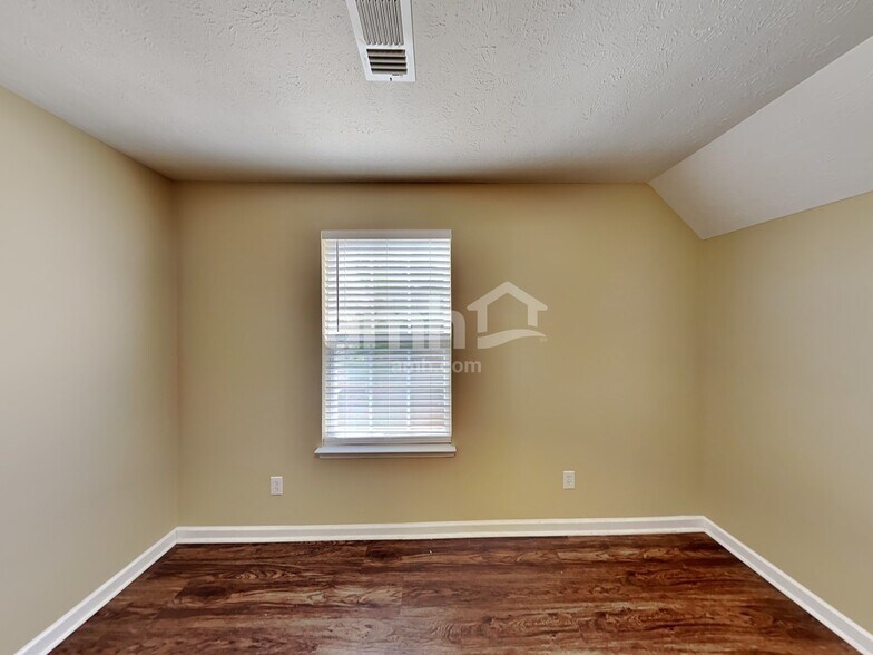 Building Photo - 1617 E Blairmont Dr