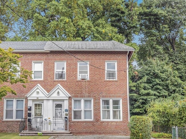 Building Photo - 48 Tibbetts Rd
