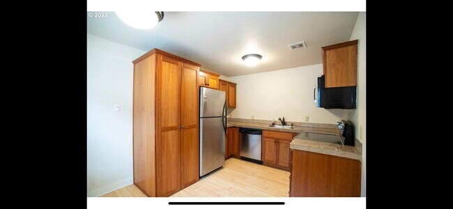 Building Photo - 8664 N Willamette Blvd