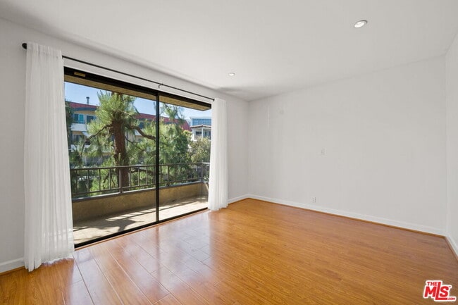 Building Photo - 1210 Kings Rd