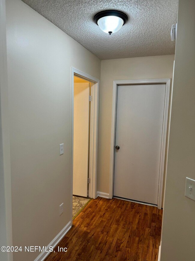 Building Photo - 3554 Rain Forest Dr W