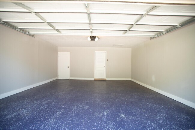 Building Photo - 8 Turtle Creek Ct