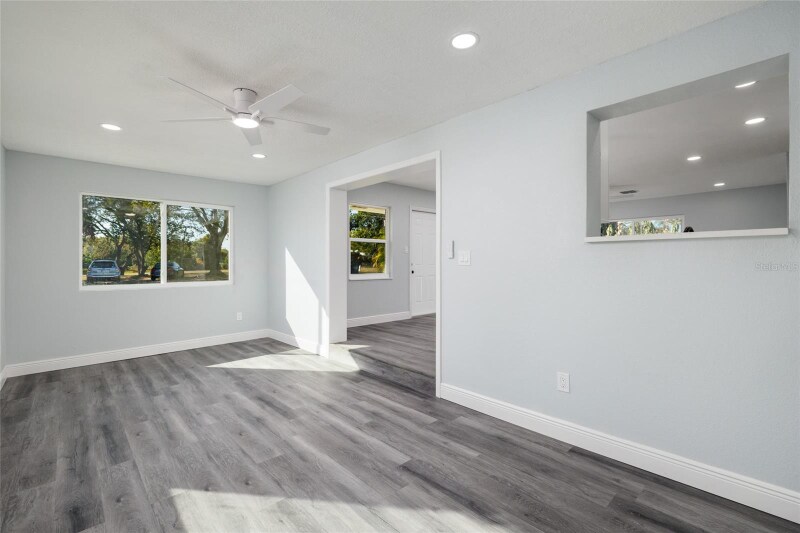 Building Photo - 1709 W Perio St