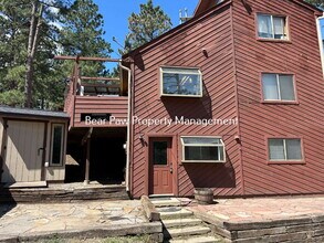 Building Photo - Two Bedroom in North Evergreen!