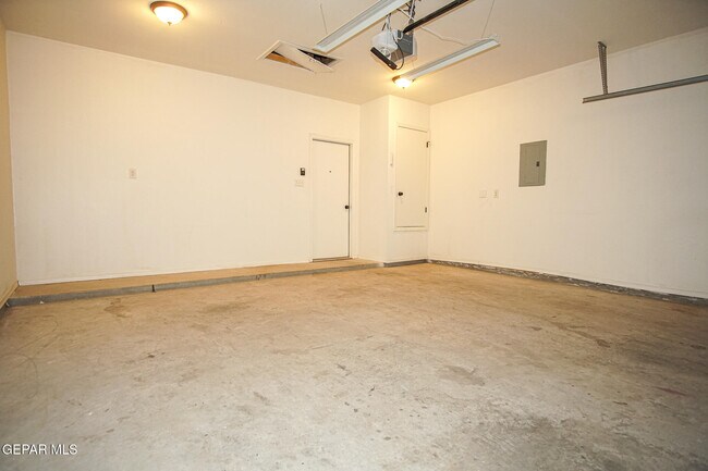 Building Photo - 6977 Jericho Tree Dr