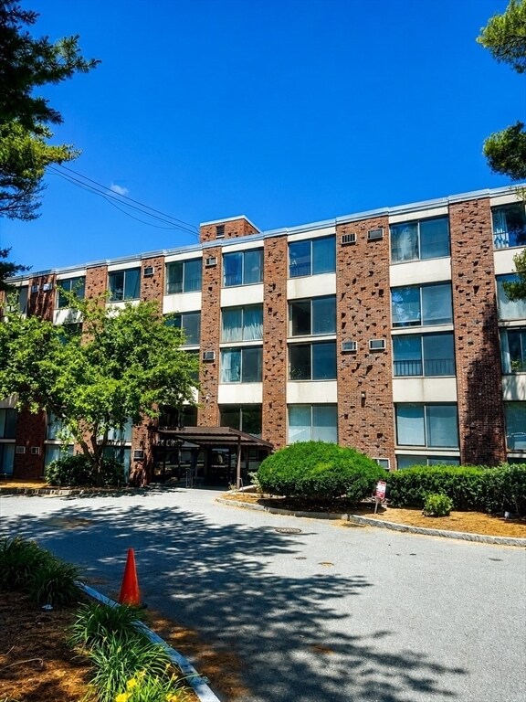 Building Photo - 993 Massachusetts Ave