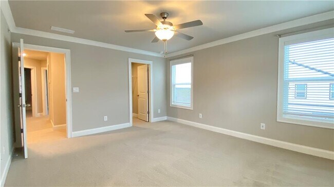 Building Photo - 1040 Knoxboro Ln