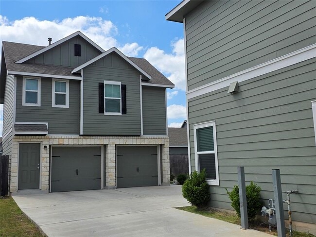 Building Photo - 1329 Weatherford Ln