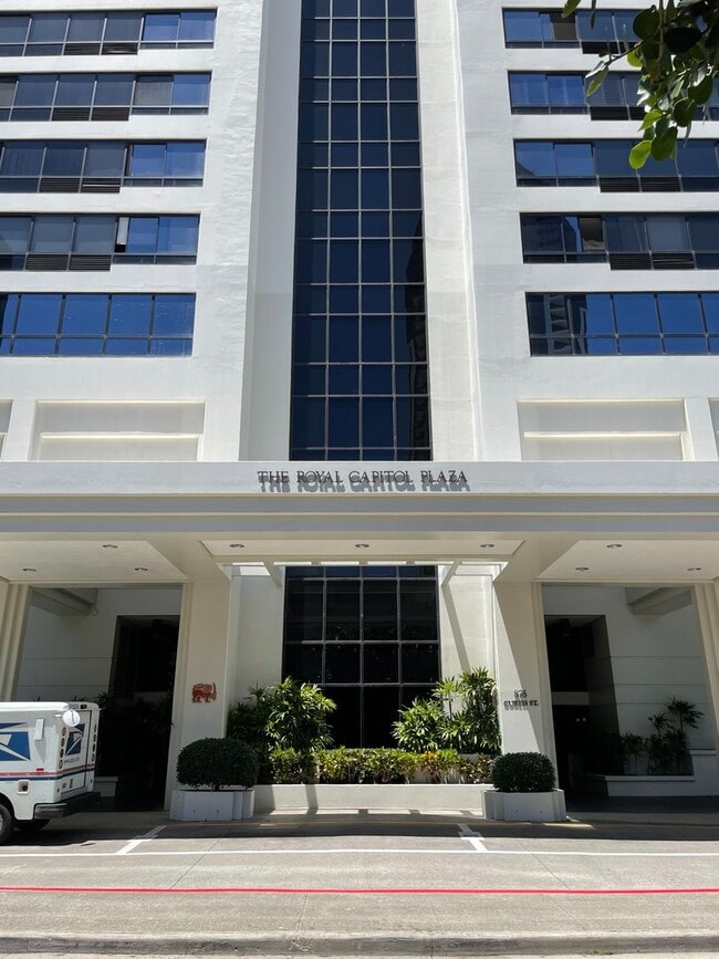 Building Photo - 1 Bedroom 1 Bathroom 1 Parking in Kaka'ako