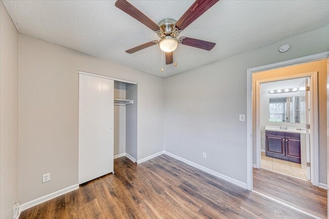 Building Photo - 2715 E 28th St