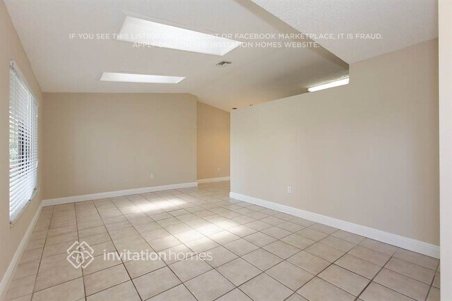 Building Photo - 10821 NW 33rd St