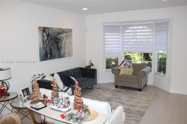 Building Photo - 2568 Jardin Pl