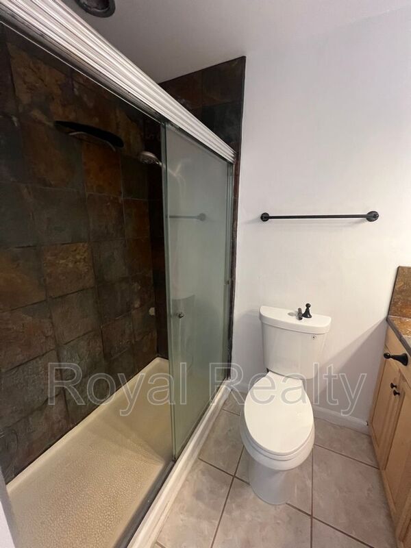 Building Photo - 94-433 Lanikuhana Pl