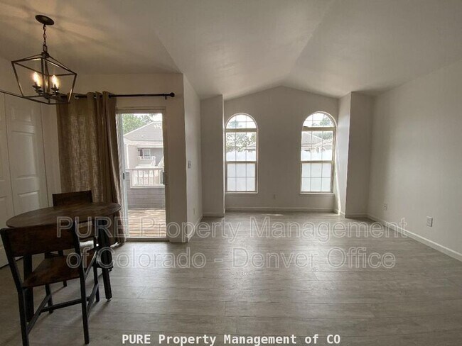 Building Photo - 5708 W Asbury Pl