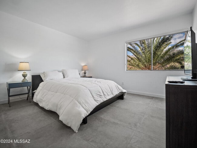 Building Photo - 5798 E Paseo Cimarron