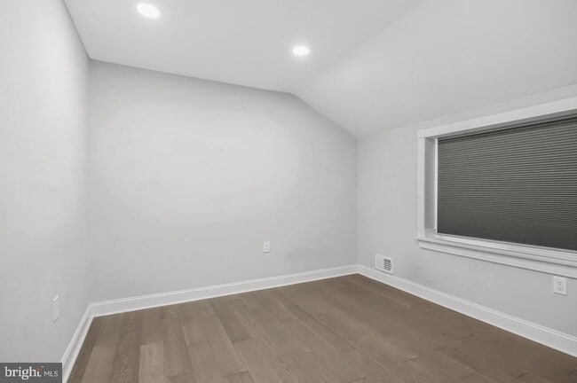 Building Photo - 17 Winchester Dr