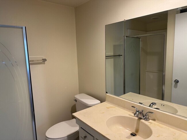 Building Photo - 500 Umstead Dr
