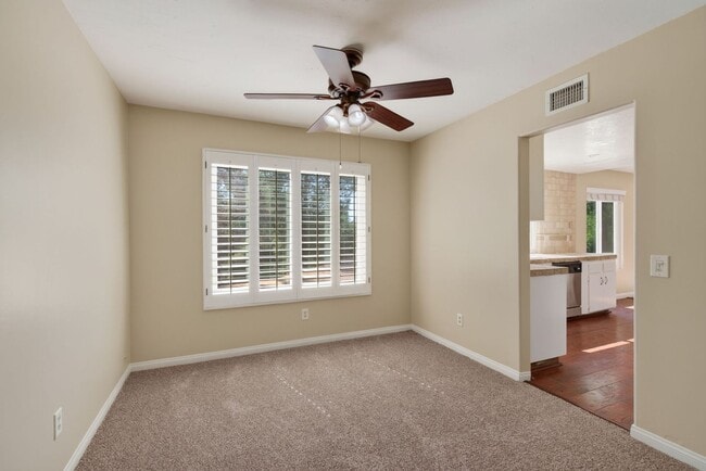 Building Photo - Canyon Crest Home