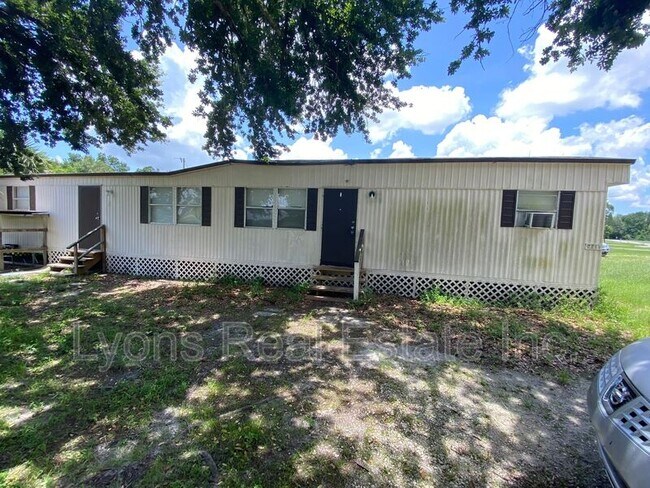 Building Photo - 2211 Cantor Ln