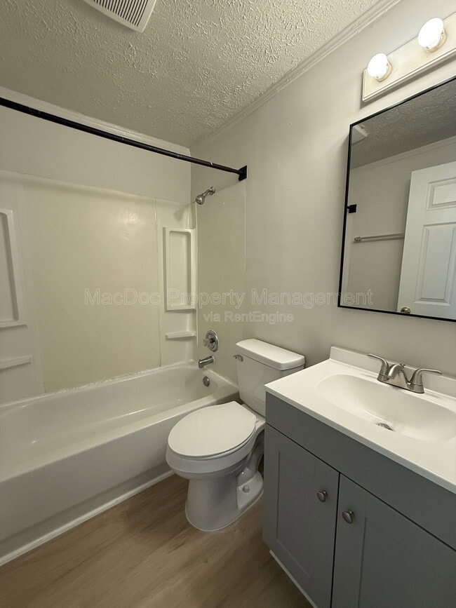 Building Photo - 7258 Twin Cedars Dr