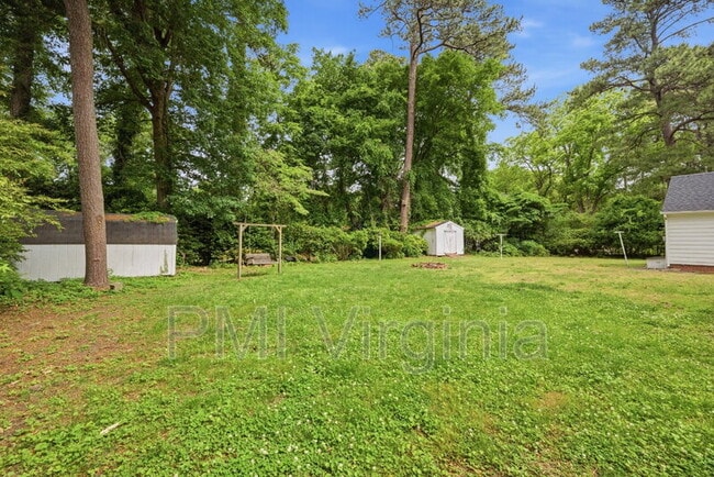 Building Photo - 400 Kemp Ln