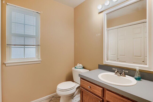 Building Photo - Gorgeous 4BD/4BA Home in Governors Ranch (Littleton, CO)- Available NOW!