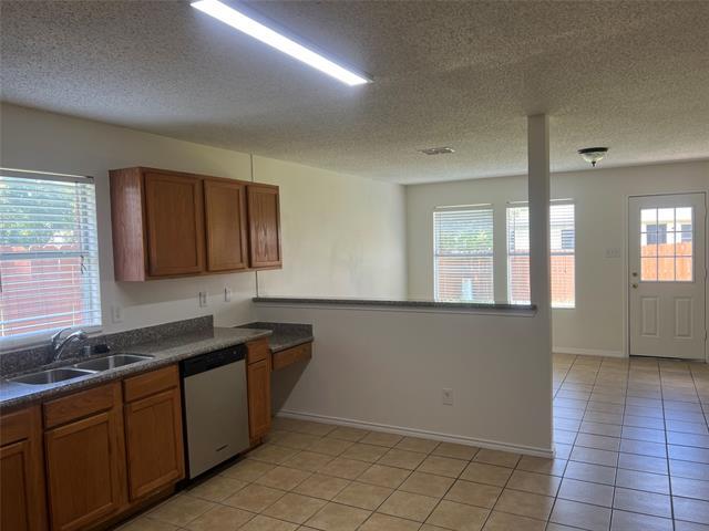 Building Photo - 2329 Live Oak Dr