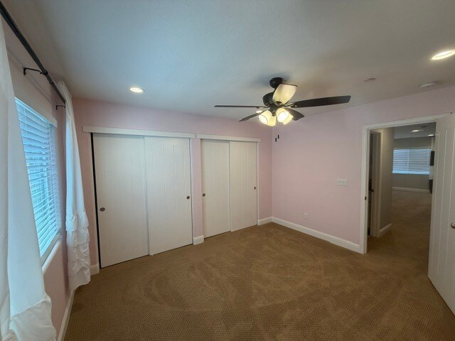 Building Photo - Gorgeous 3 Bedroom 3 Bathroom Plus Loft Area Home
