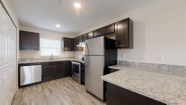 Building Photo - AVAILABLE NOW! Beautiful 2BR/2BA duplex ho...