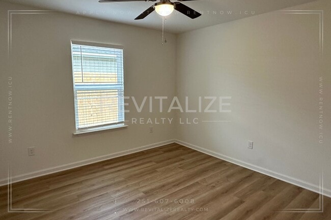 Building Photo - 4 Bed/2 Bath Home with Storage Shed in Sar...