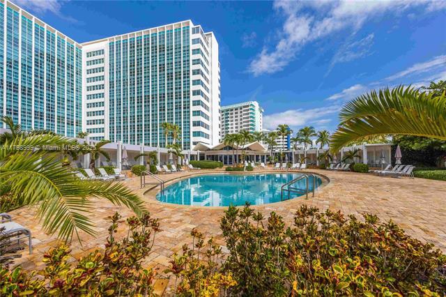 Building Photo - 5055 Collins Ave