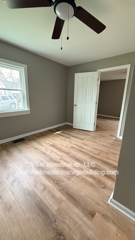 Building Photo - 522 Oak St