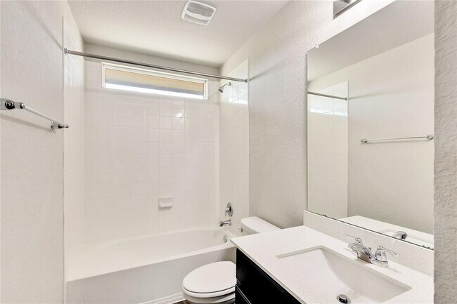 Building Photo - 13923 Macquarie Dr