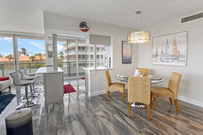 Building Photo - 3554 Ocean Dr