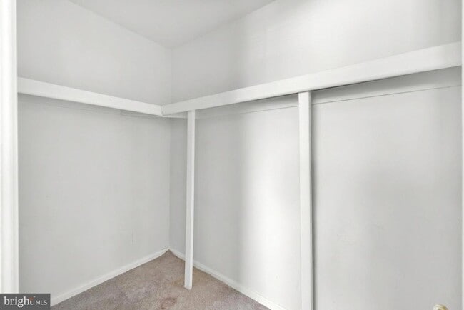 Building Photo - 8630 Beekman Pl